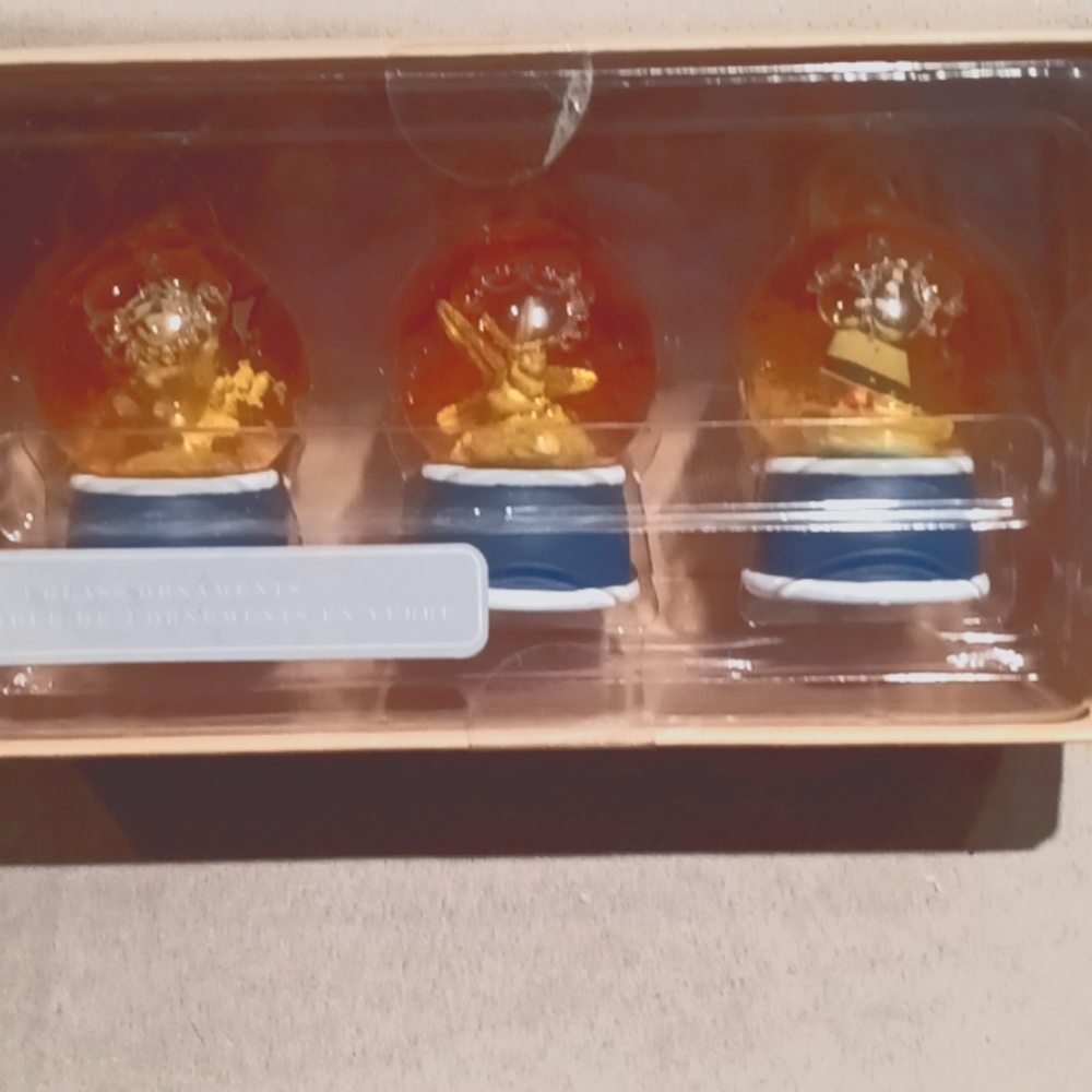NWOT, Bella lux miniature snow globes